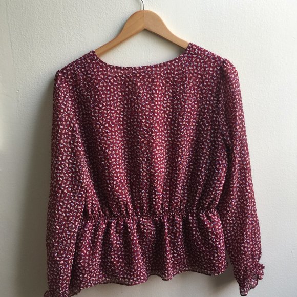 Madewell Overture Top in Ditsy Flowers in Red - Picture 6 of 7